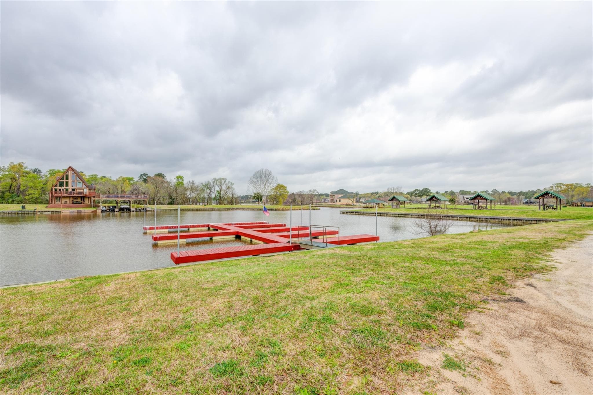 79 Hillsborough Dr