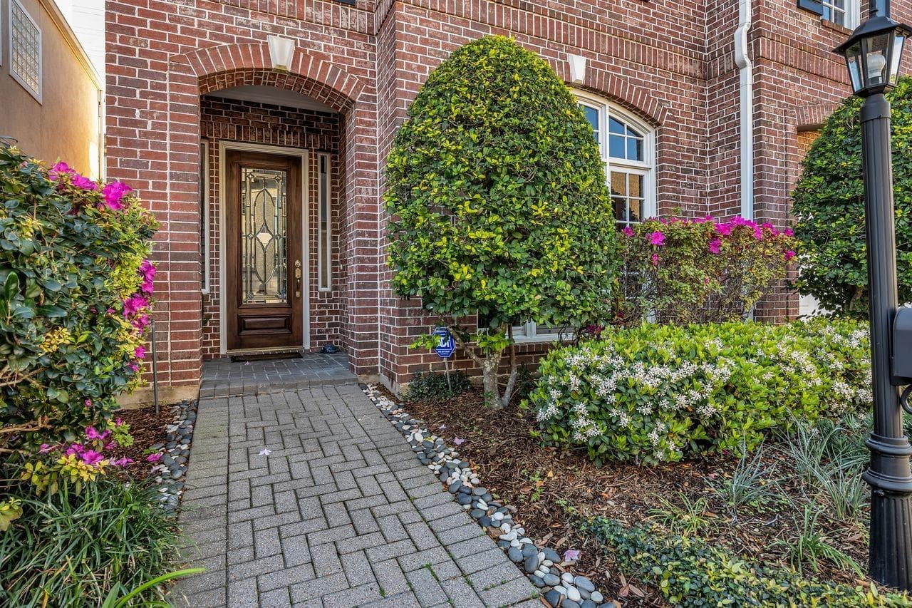 Main property image