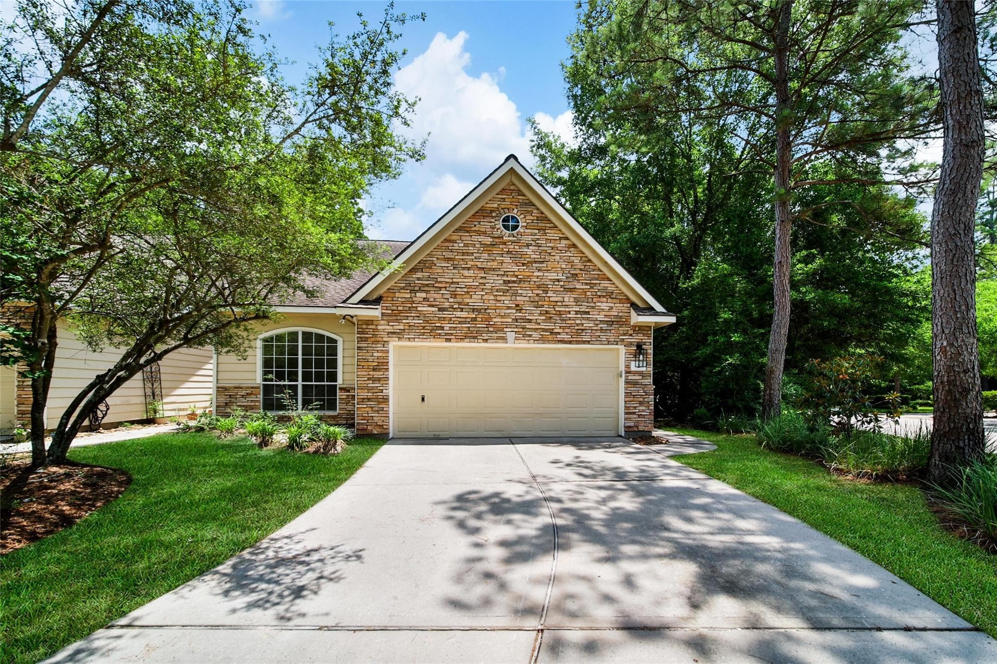 Main property image