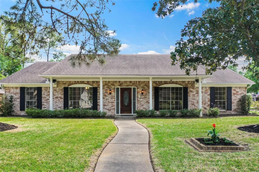 3114 Broadmoor Dr