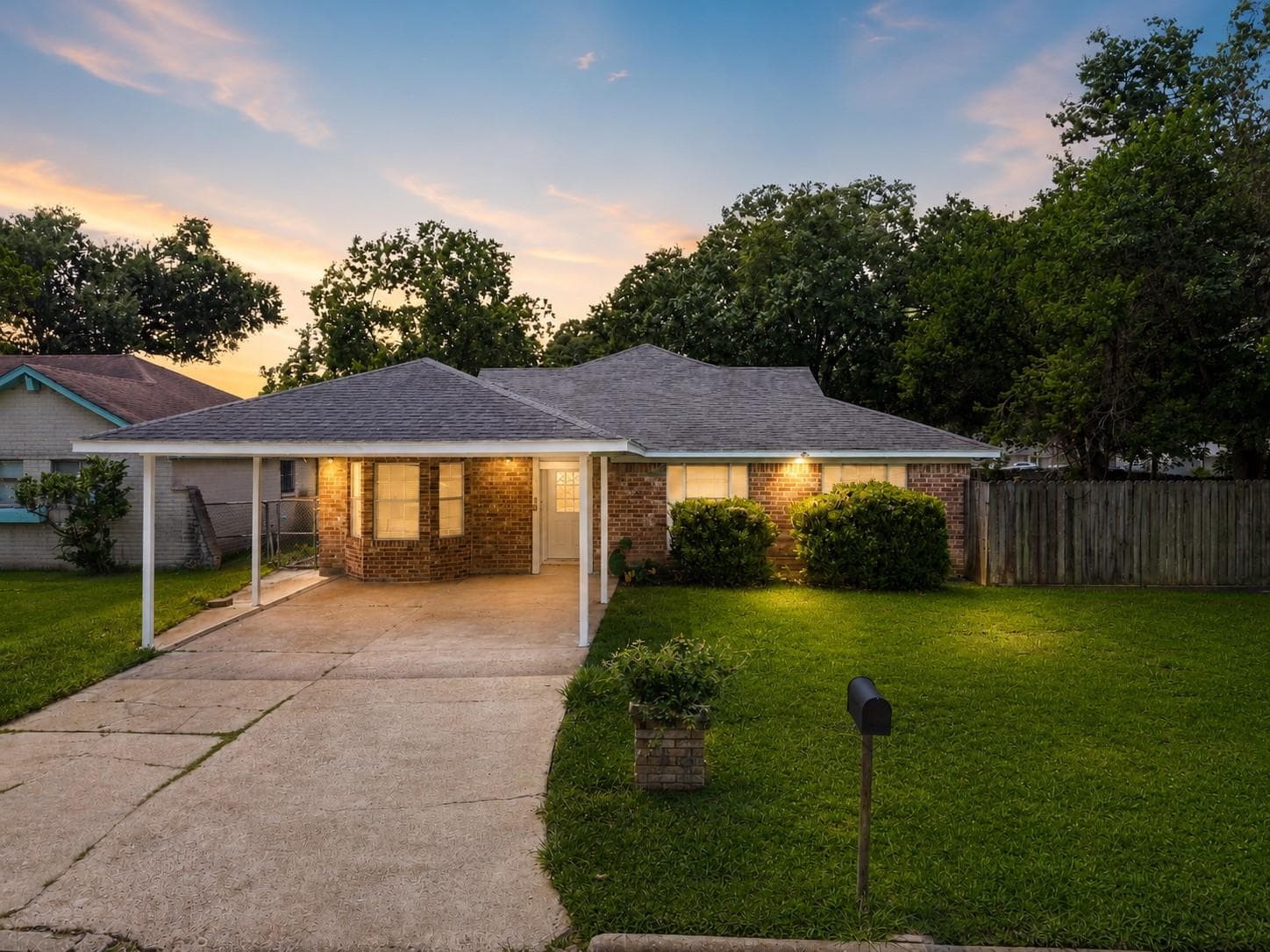 10102 Valley Breeze Dr