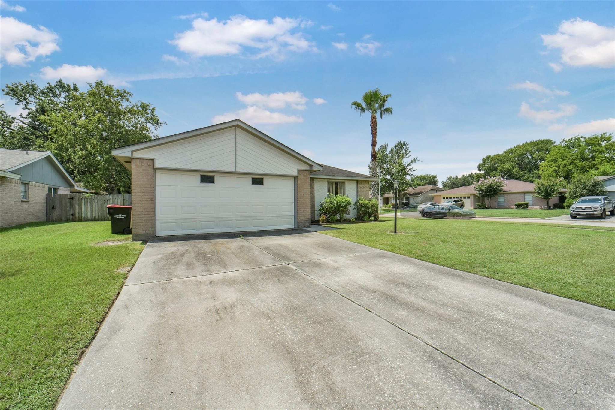 9927 Jademont Ln