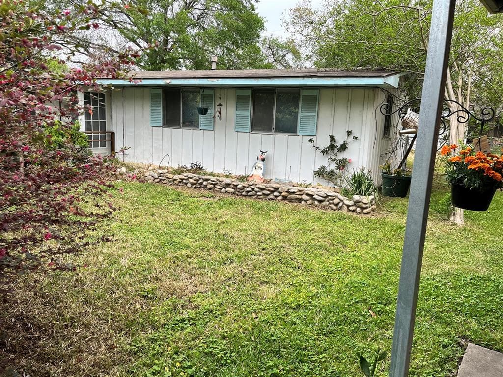 5407 Mendota Ln