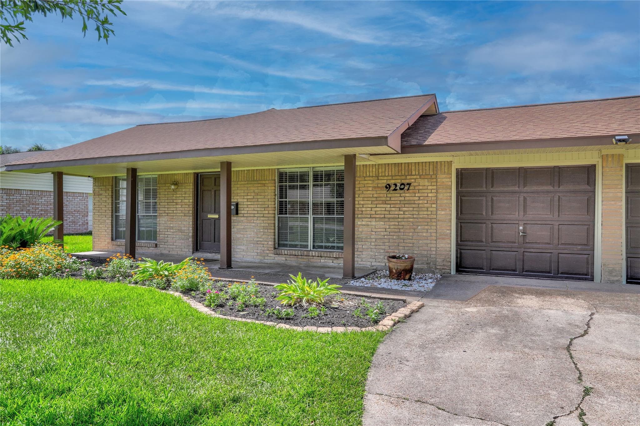 9207 Colleen Rd