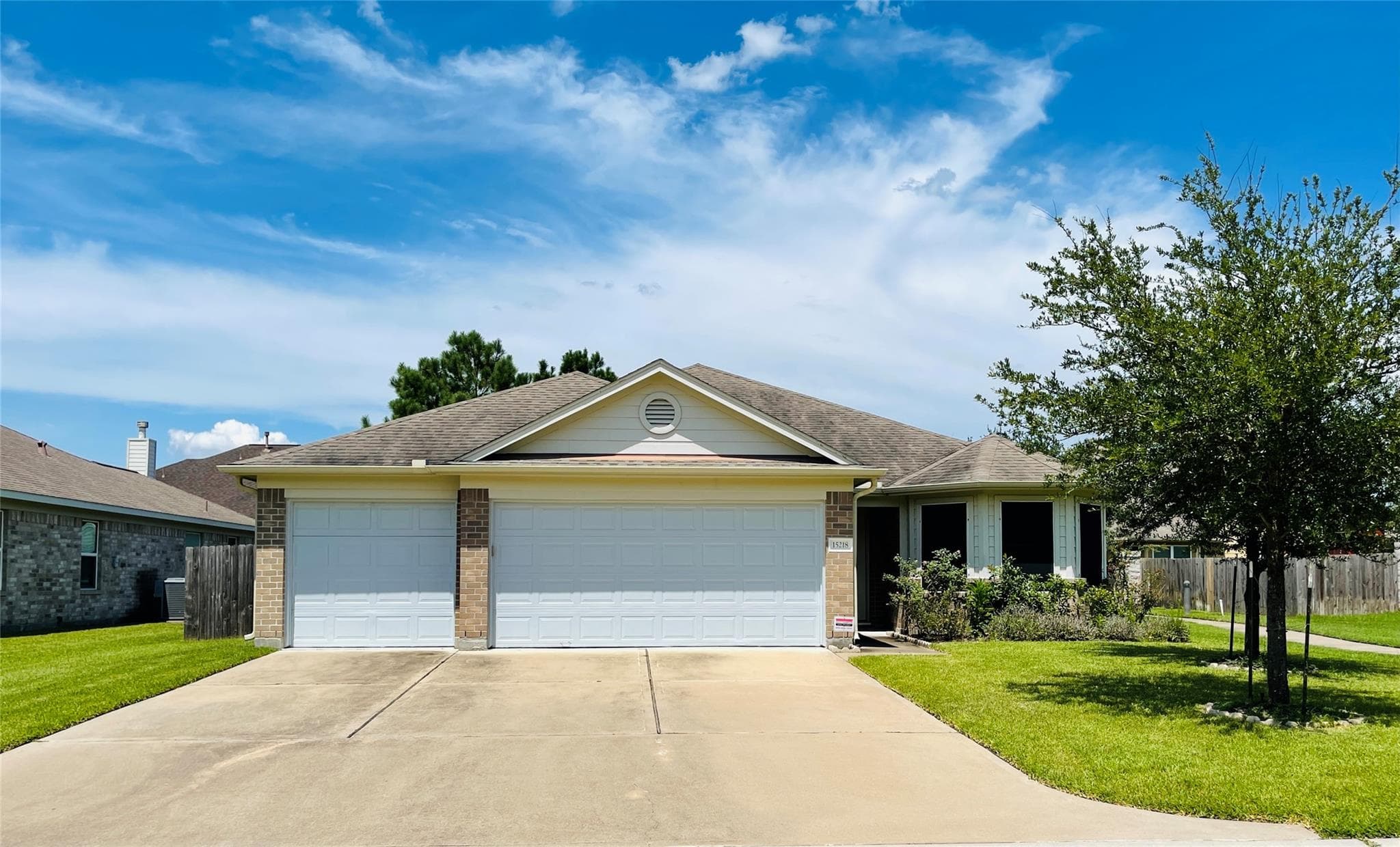 15218 Vincennes Oak St