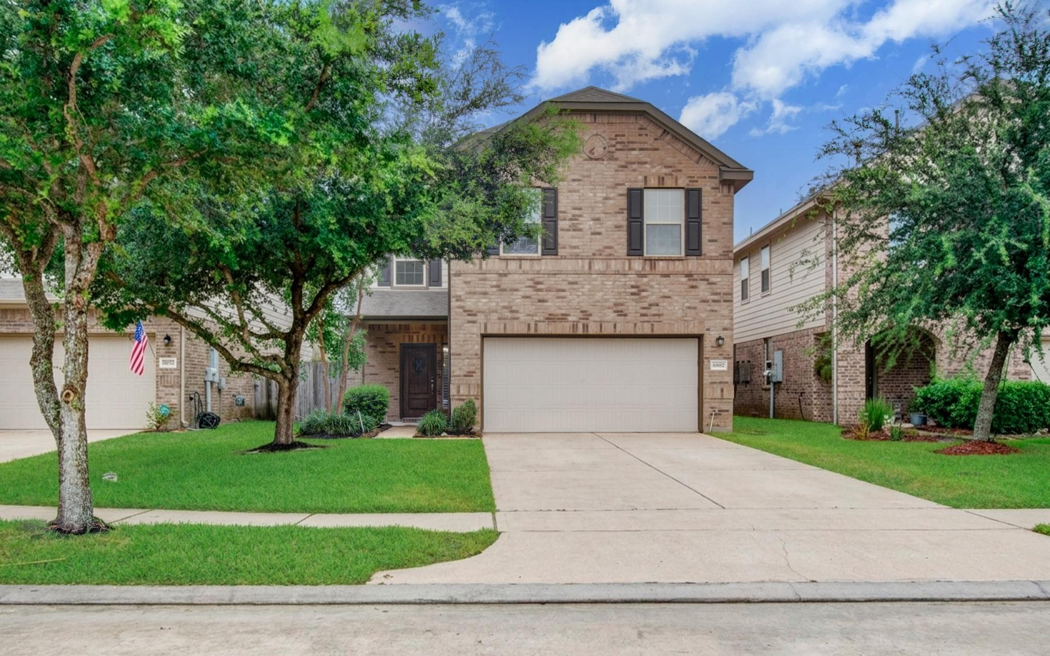 6882 Dogwood Cliff Ln