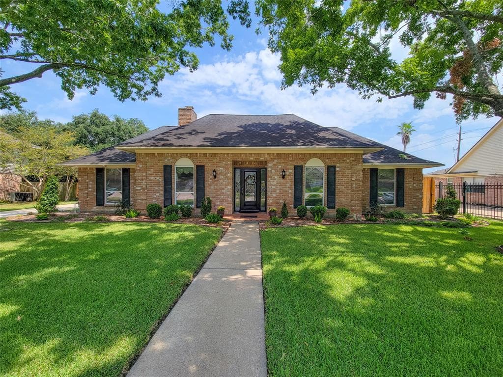 18006 Oakhampton Dr