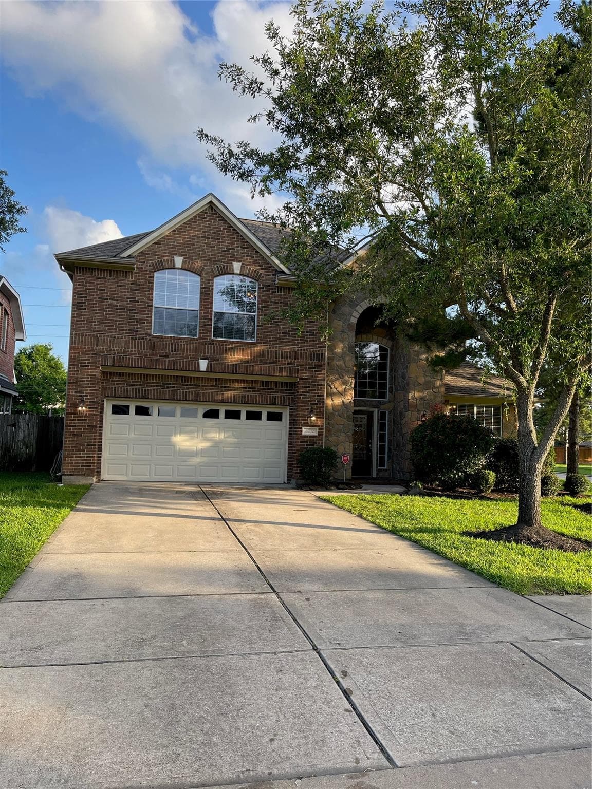 5202 Shadow Breeze Ln