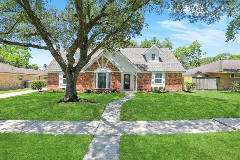 5826 Valkeith Dr