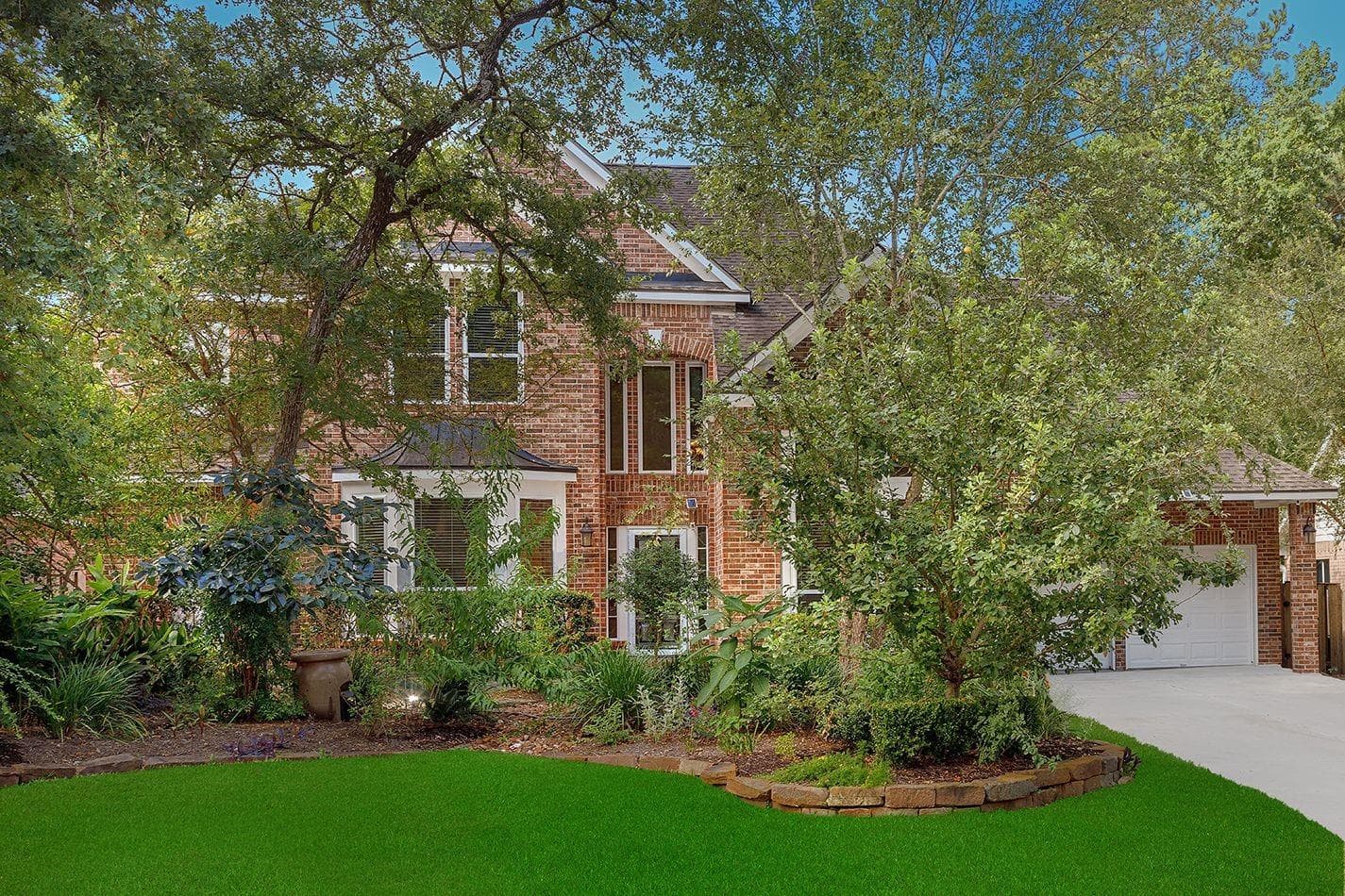 99 Frosted Pond Pl