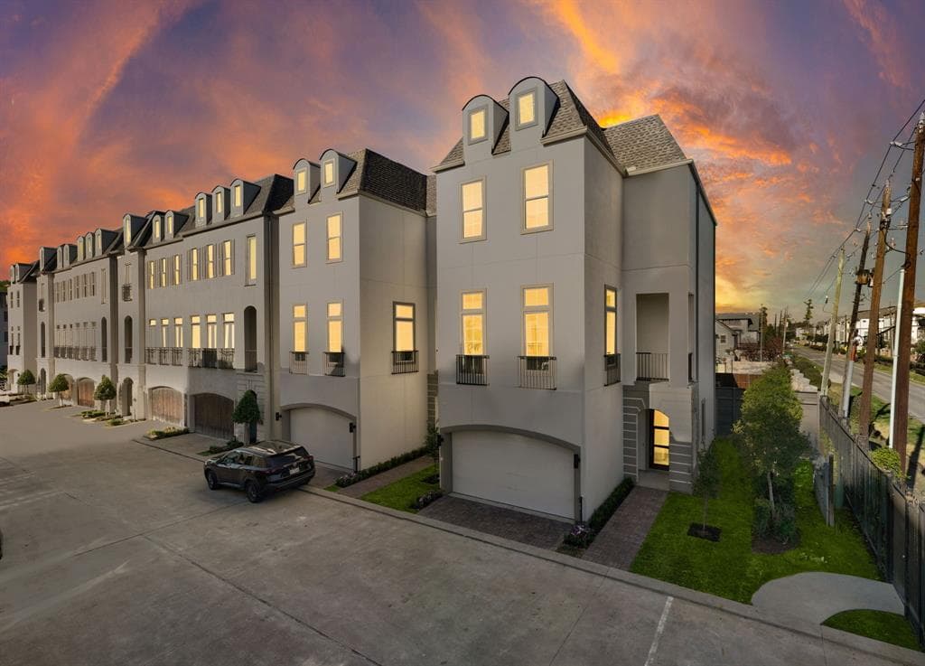11116 Savannah Oaks Ln