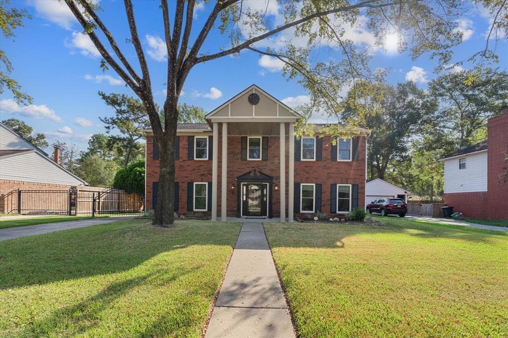 4206 Woodbridge Dr
