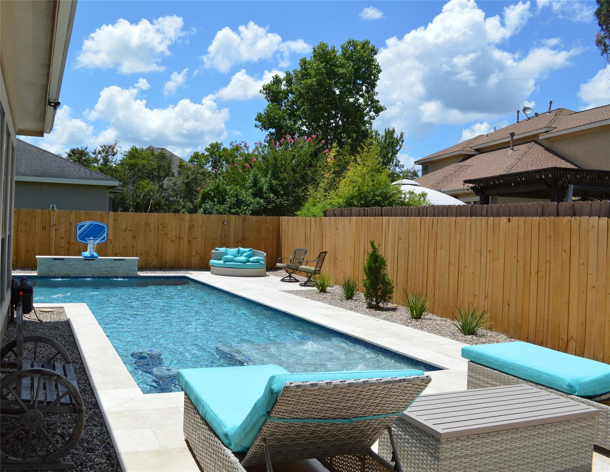 7006 Tea Olive Ct