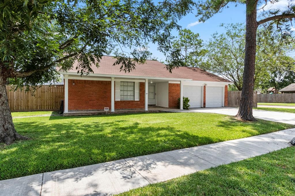 12702 Corning Dr