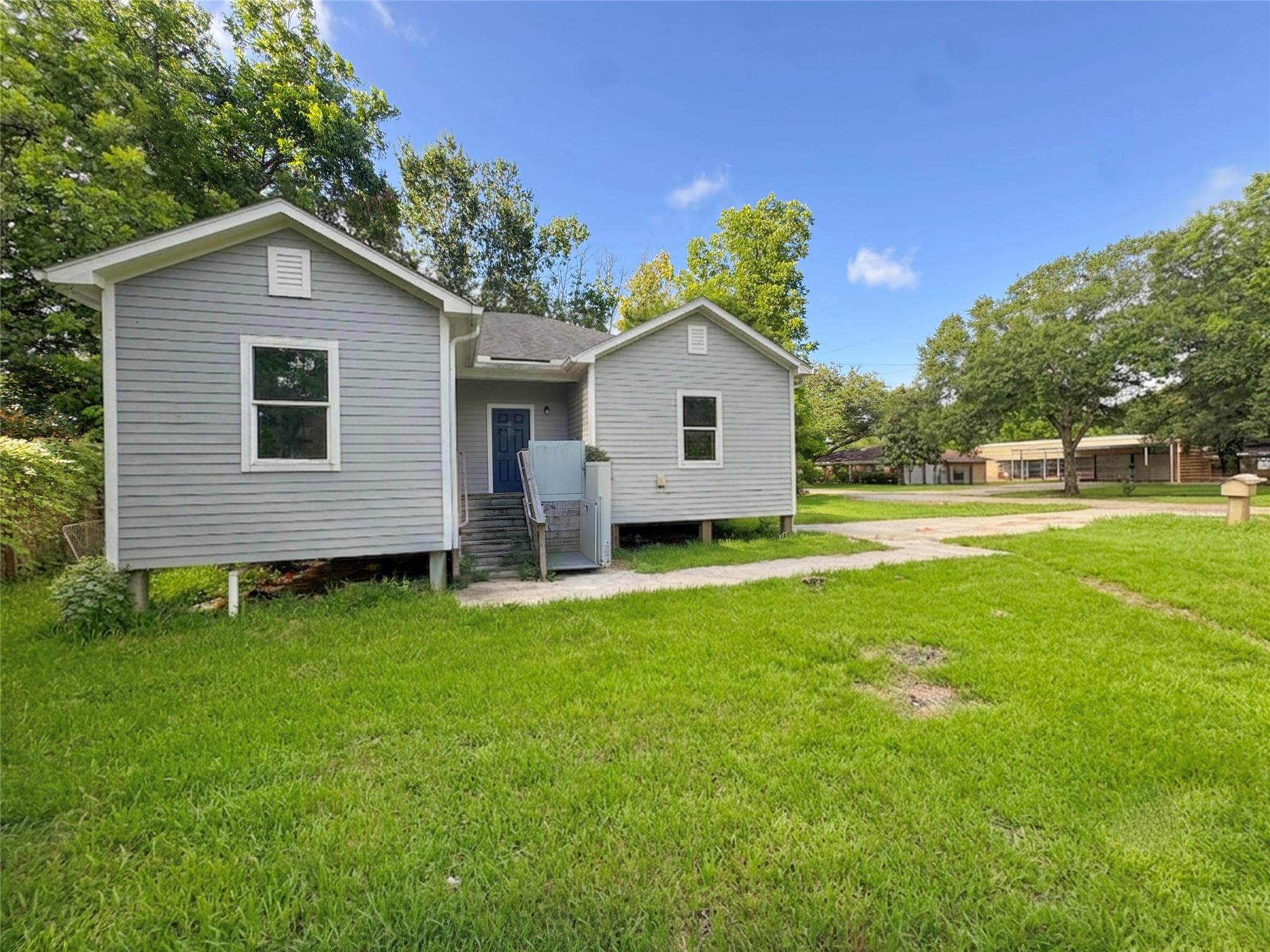303 S 4th St