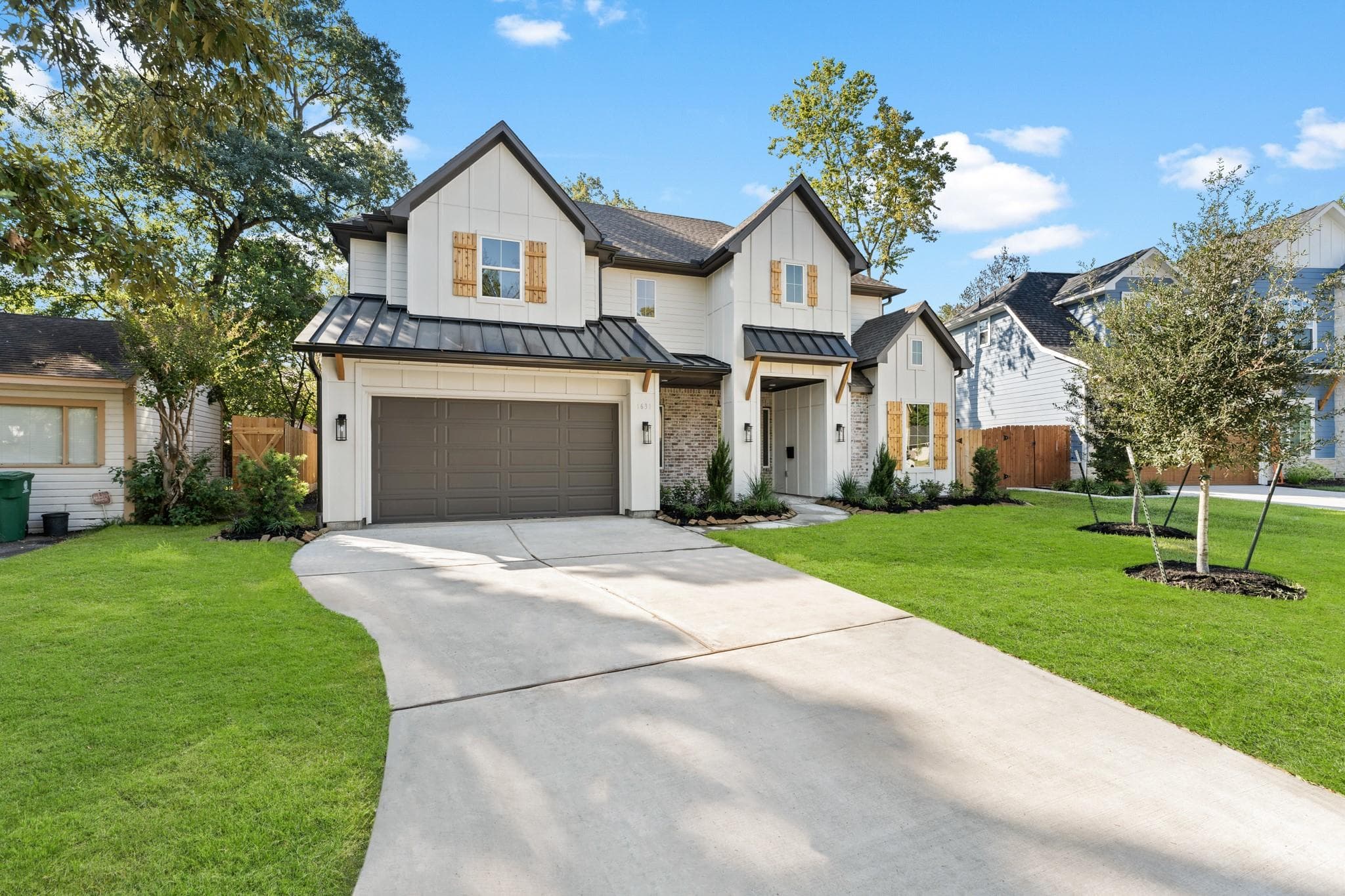 1631 Saxon Dr