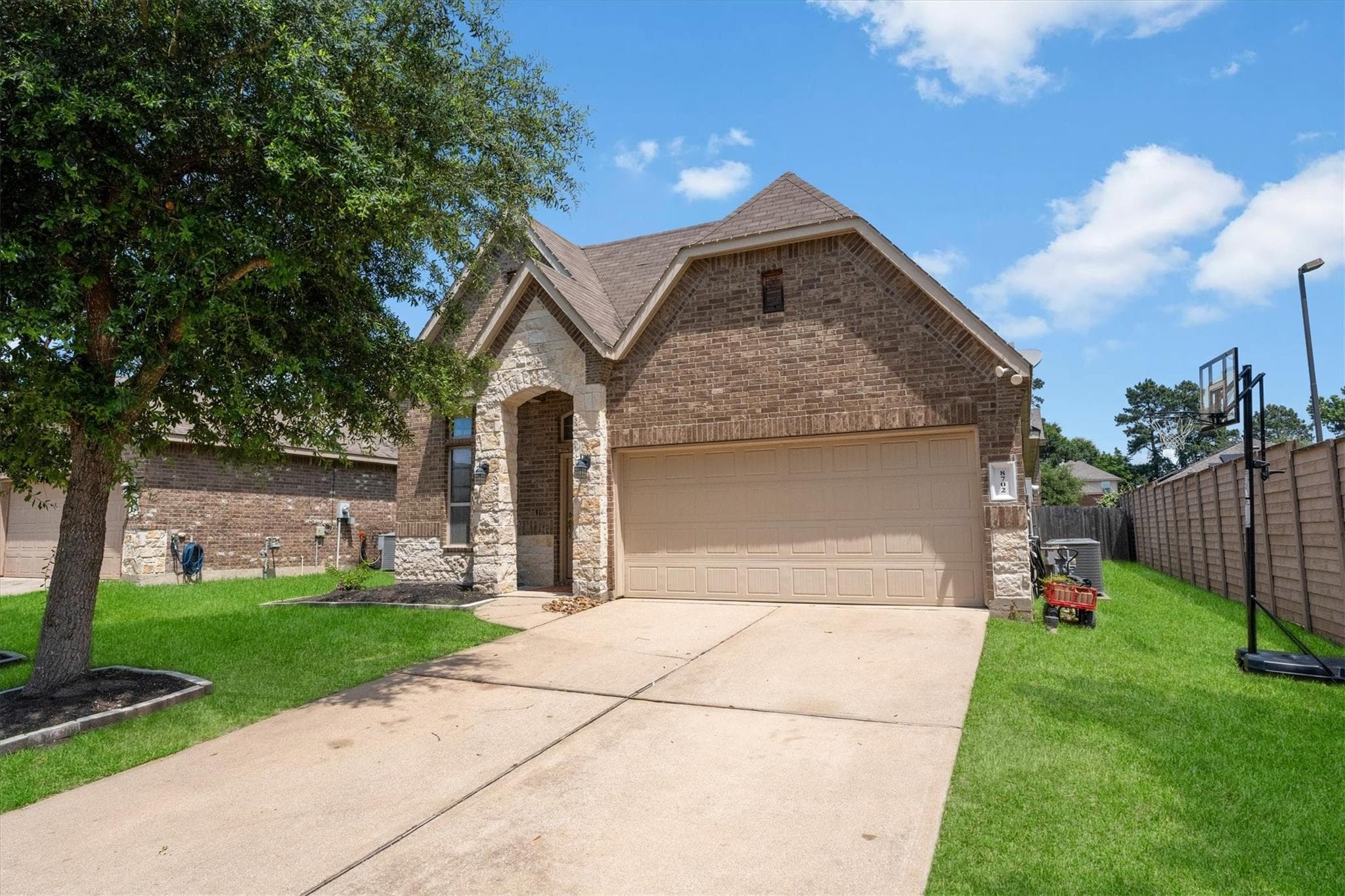8702 Alicia Dr