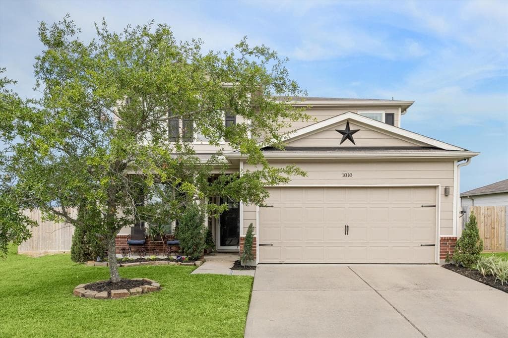 1818 Artem Ct
