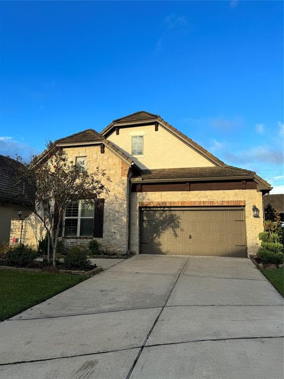 5015 Fairford Dr