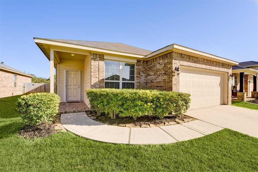 20527 White Lilac Trl