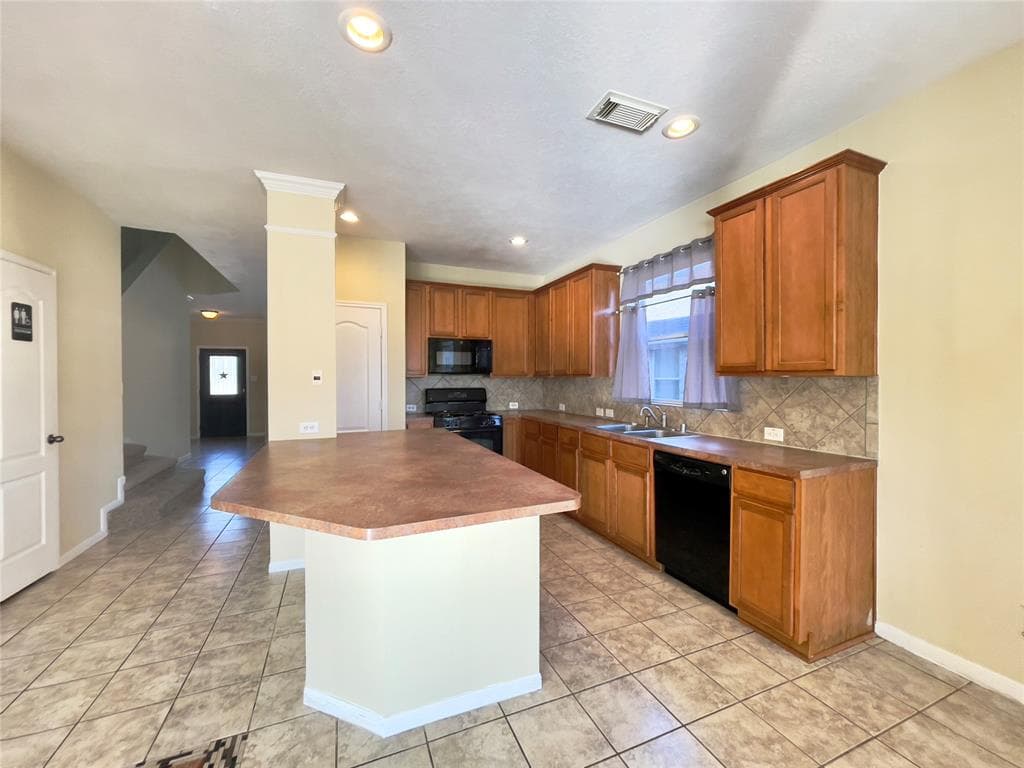 1803 Lansing Cove Dr