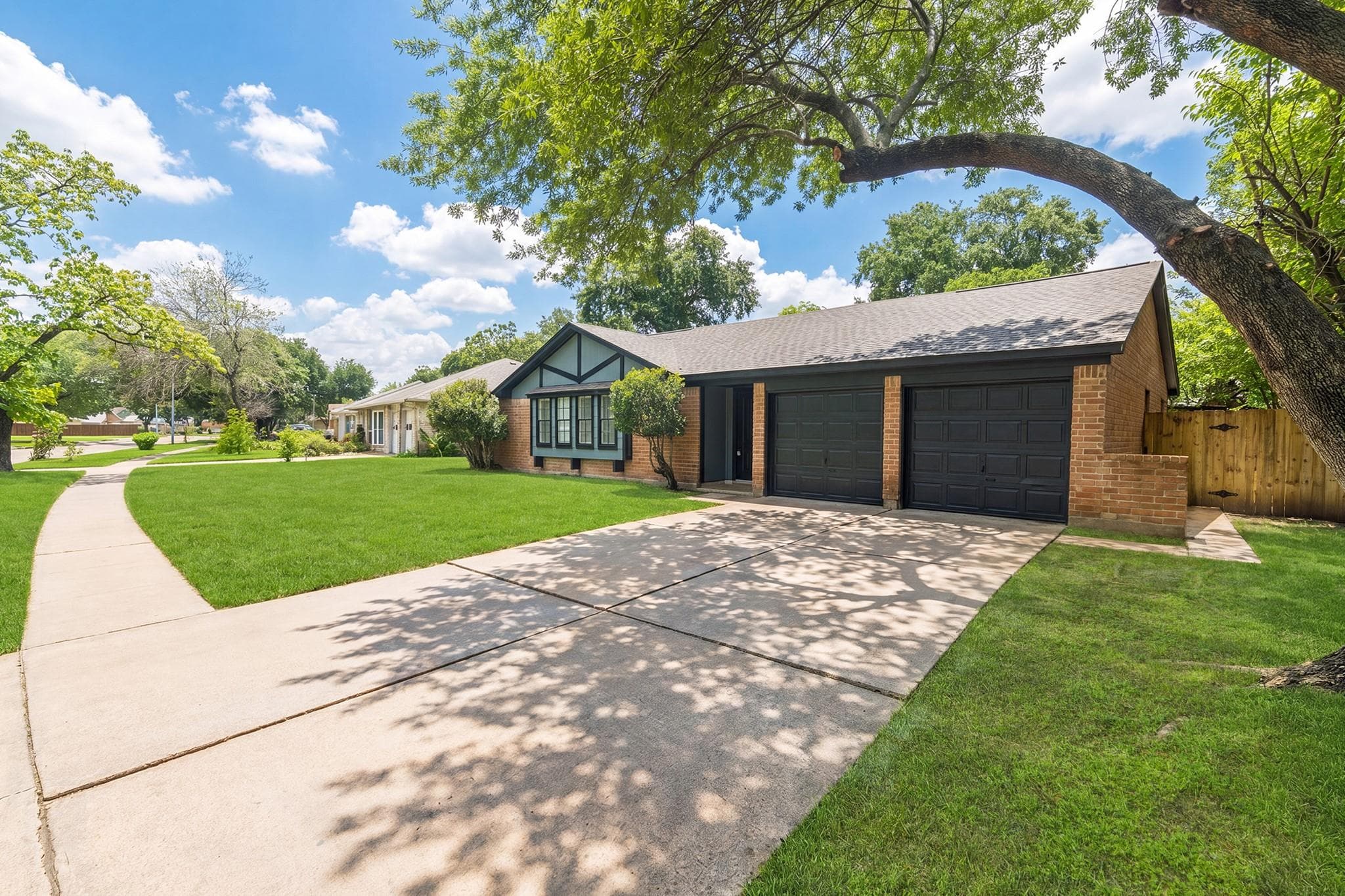 6834 Deer Ridge Ln