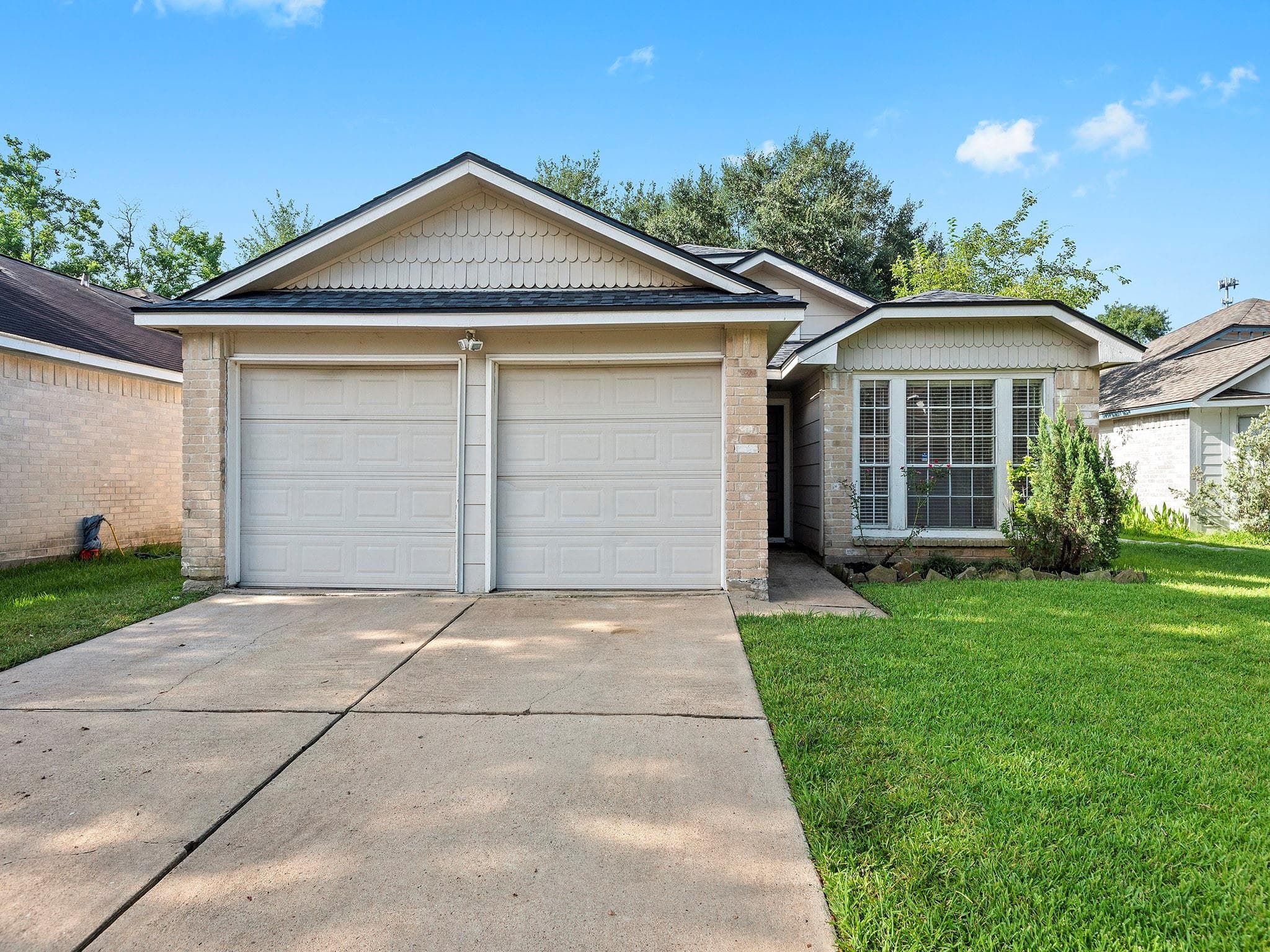19619 Lake Hollow Ln