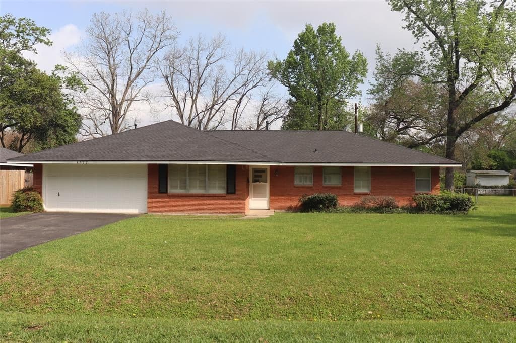 8922 Rockhurst Dr