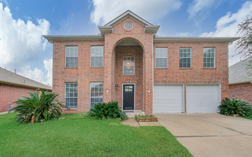 9226 Eaglewood Spring Dr