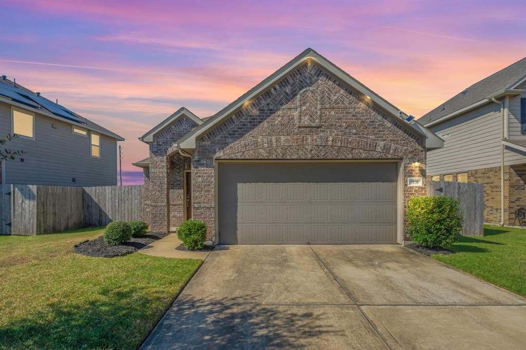 8131 Lemongrass Ave