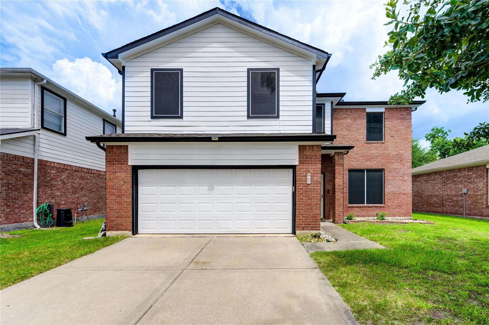 907 Saginaw Bay Ct