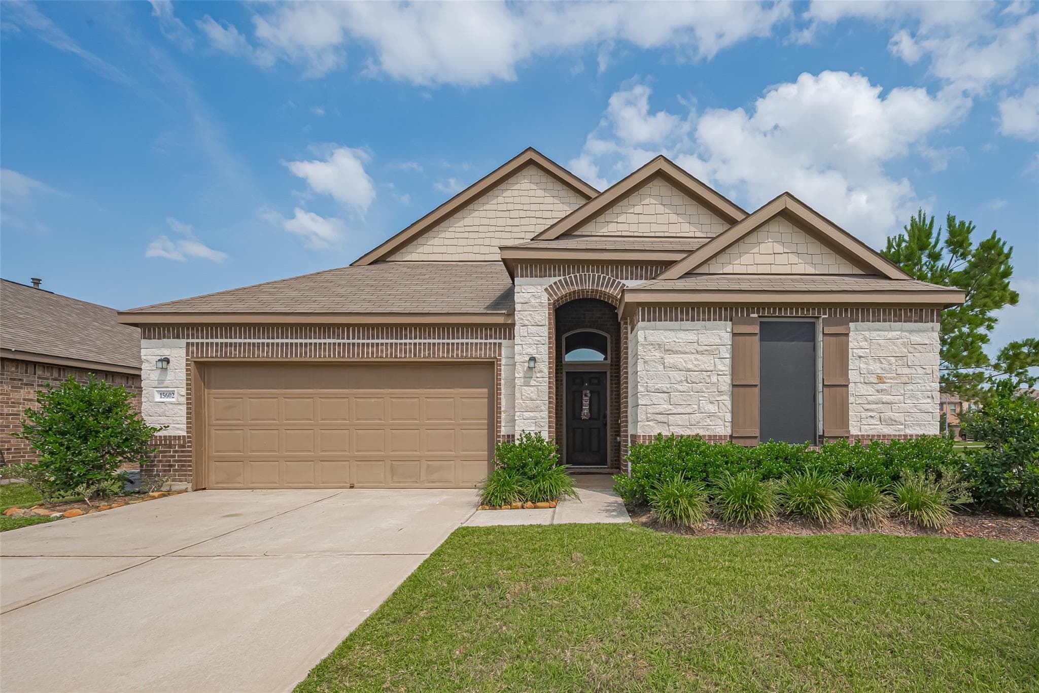 15602 Clearwater Bend Dr