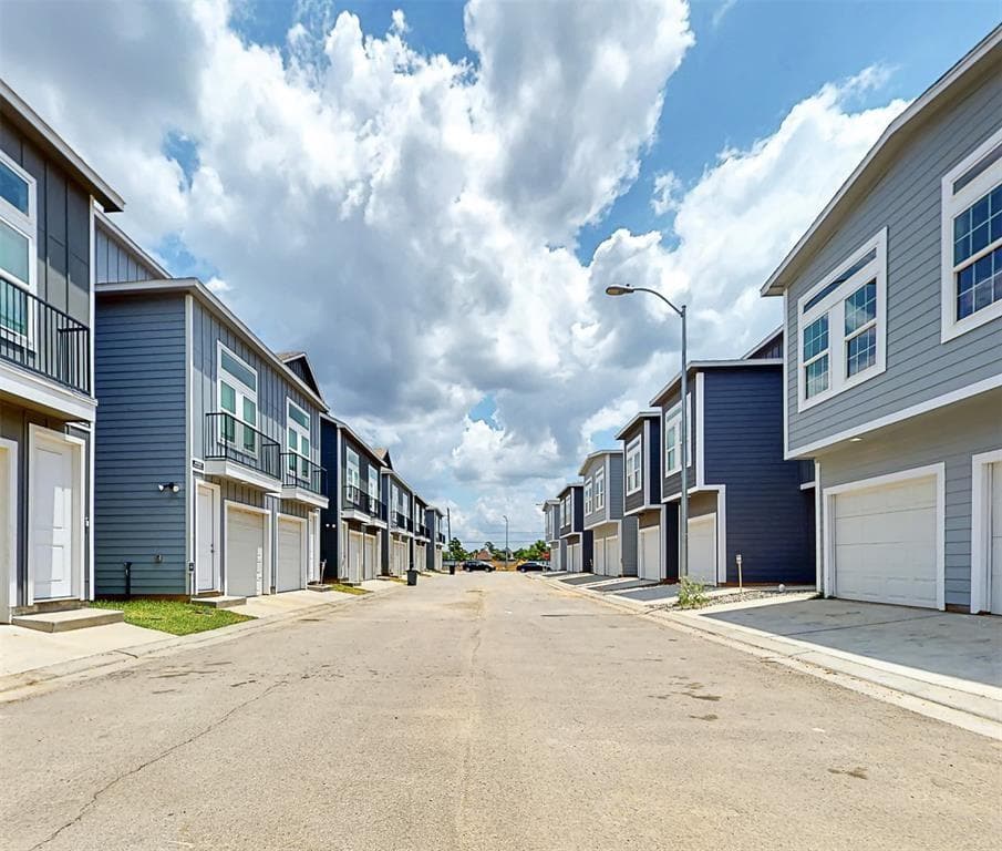 4934 Dalhart Dr