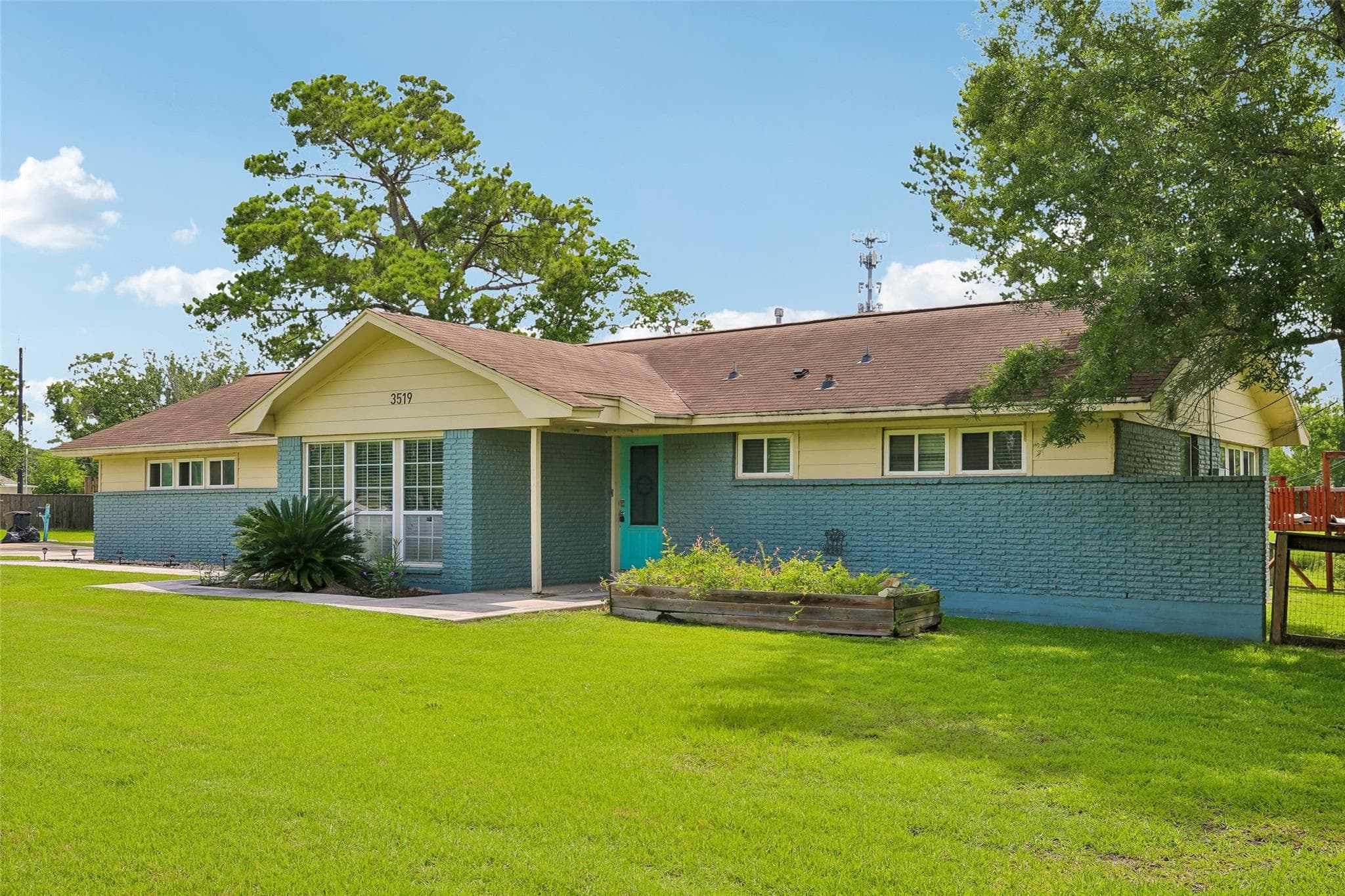 3519 Highway 146 S