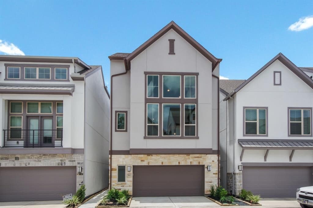 811 Kamano Ave