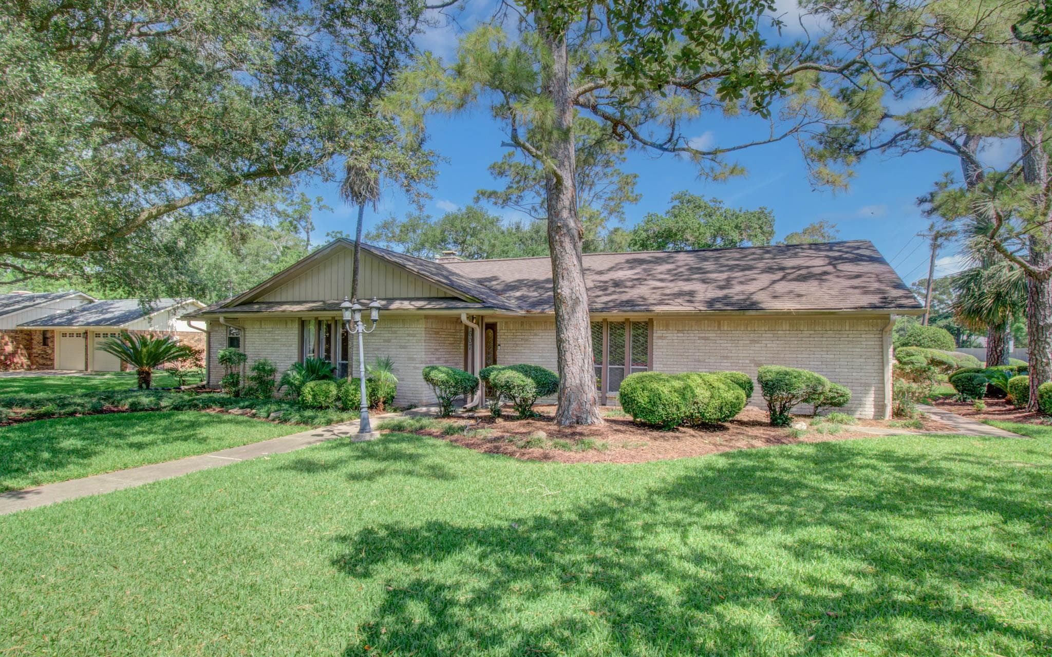 607 Misty Ln
