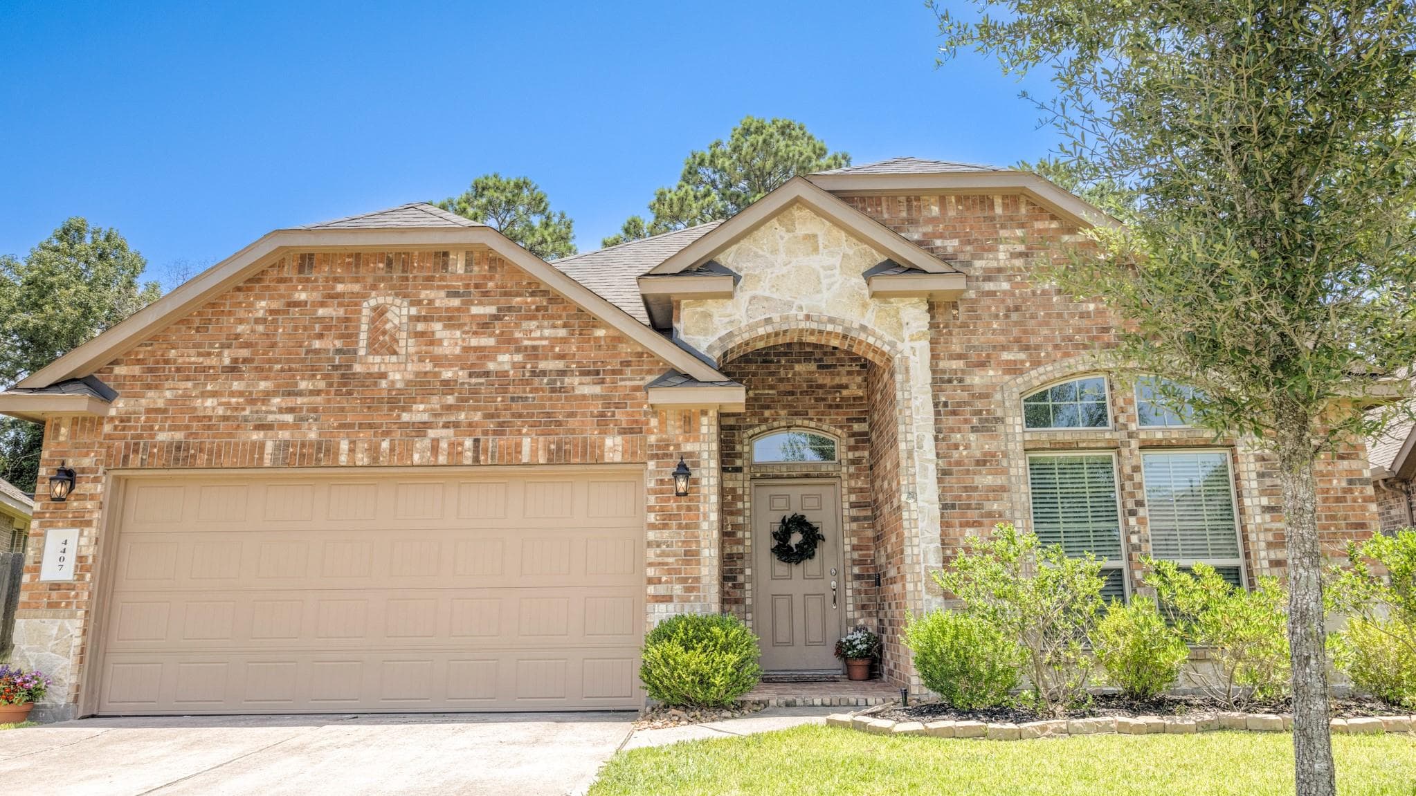4407 Crosley Field Dr
