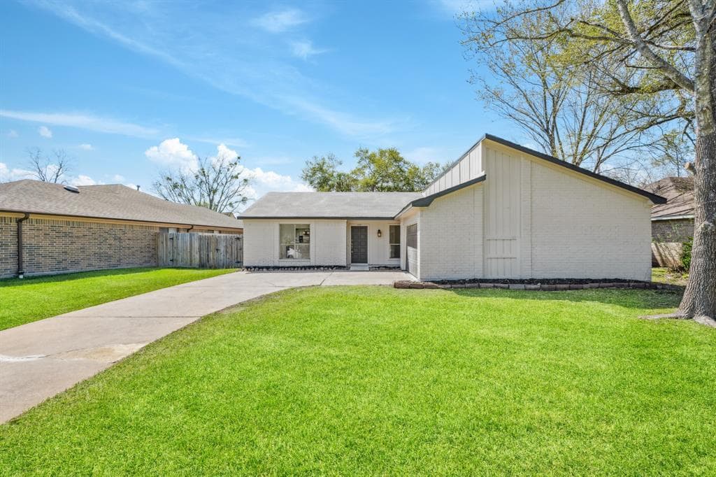 3914 Cedar Gardens Dr