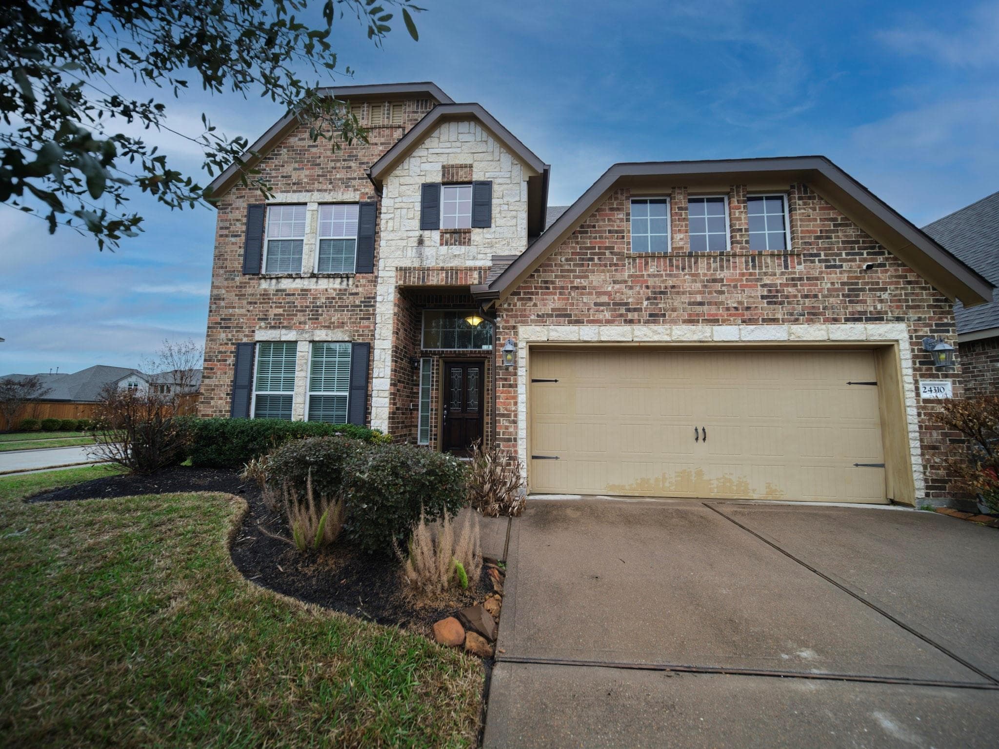24310 Piazza Dr