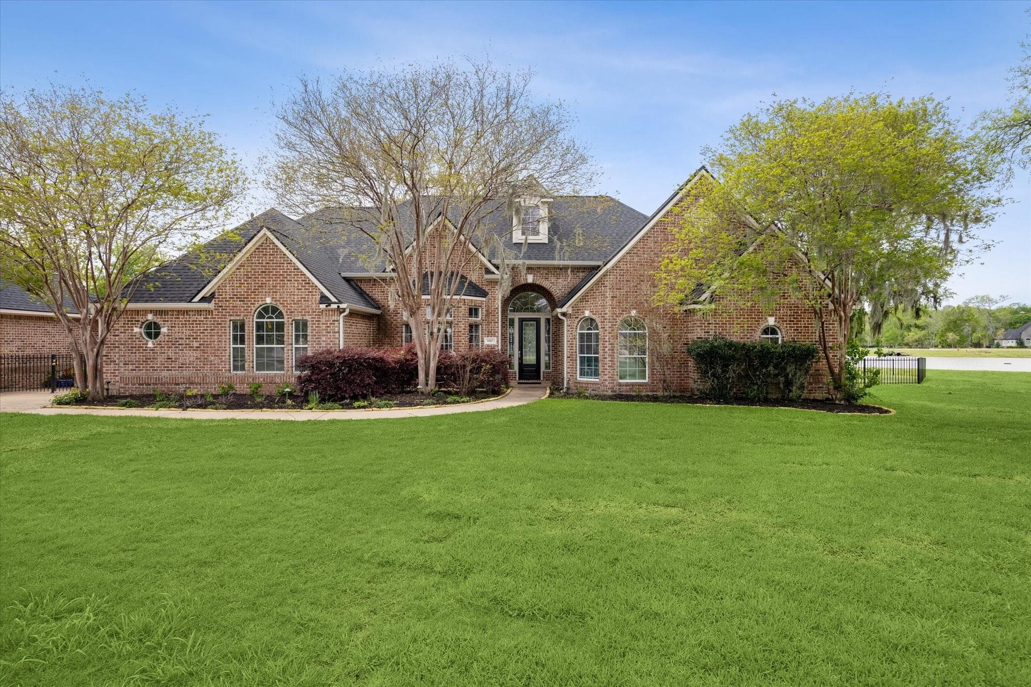 8802 Lady Laura Ln