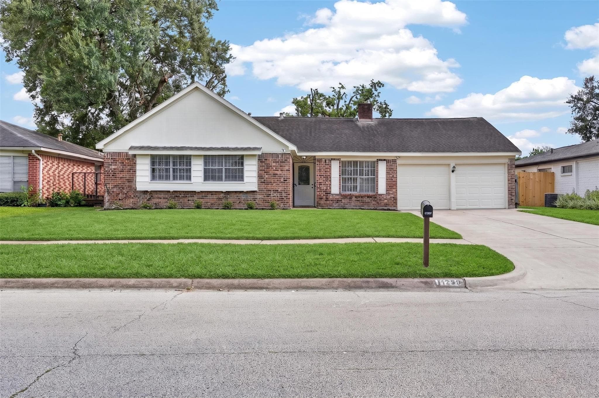 11239 Carvel Ln