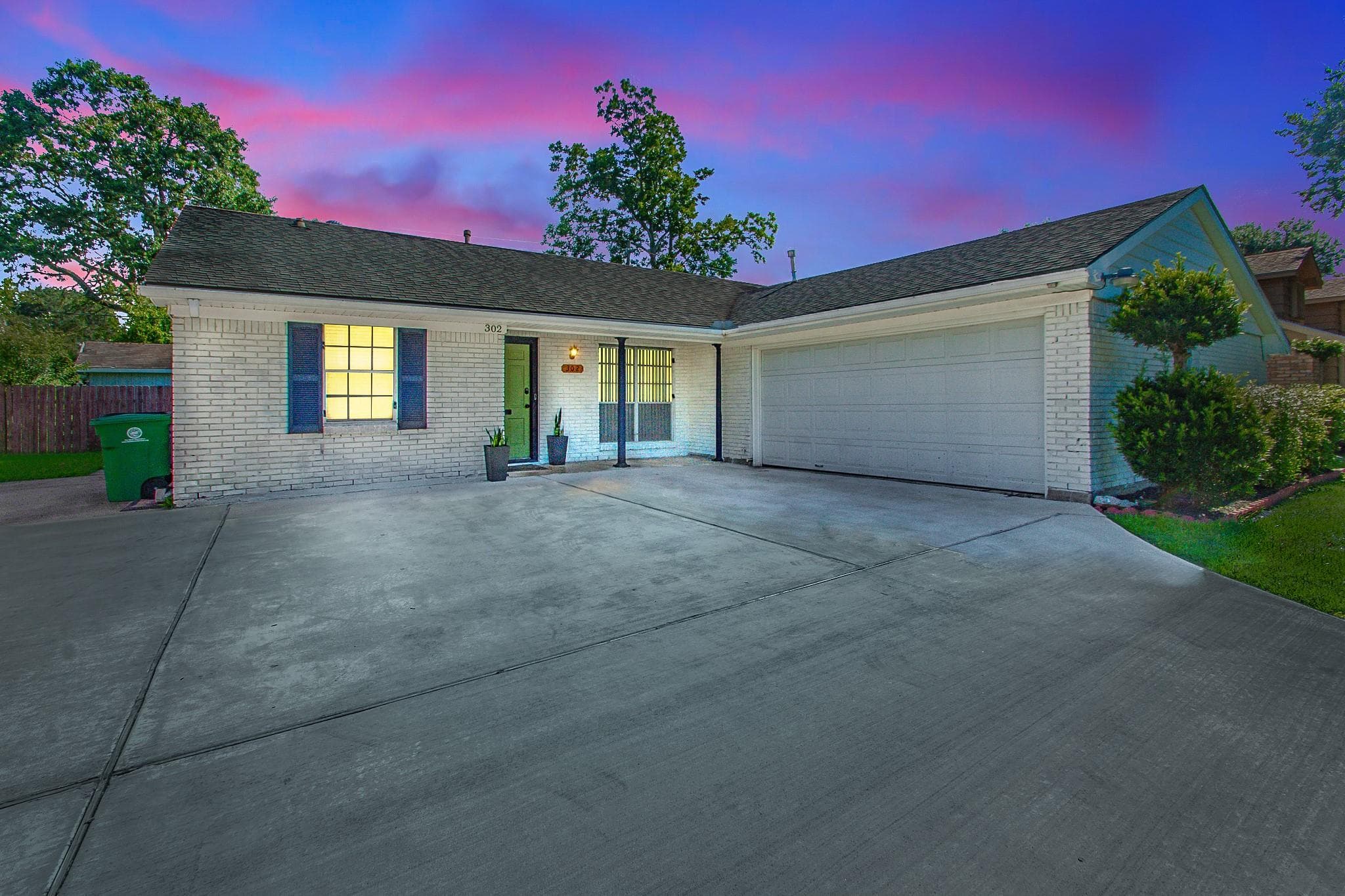 302 Viceroy Dr