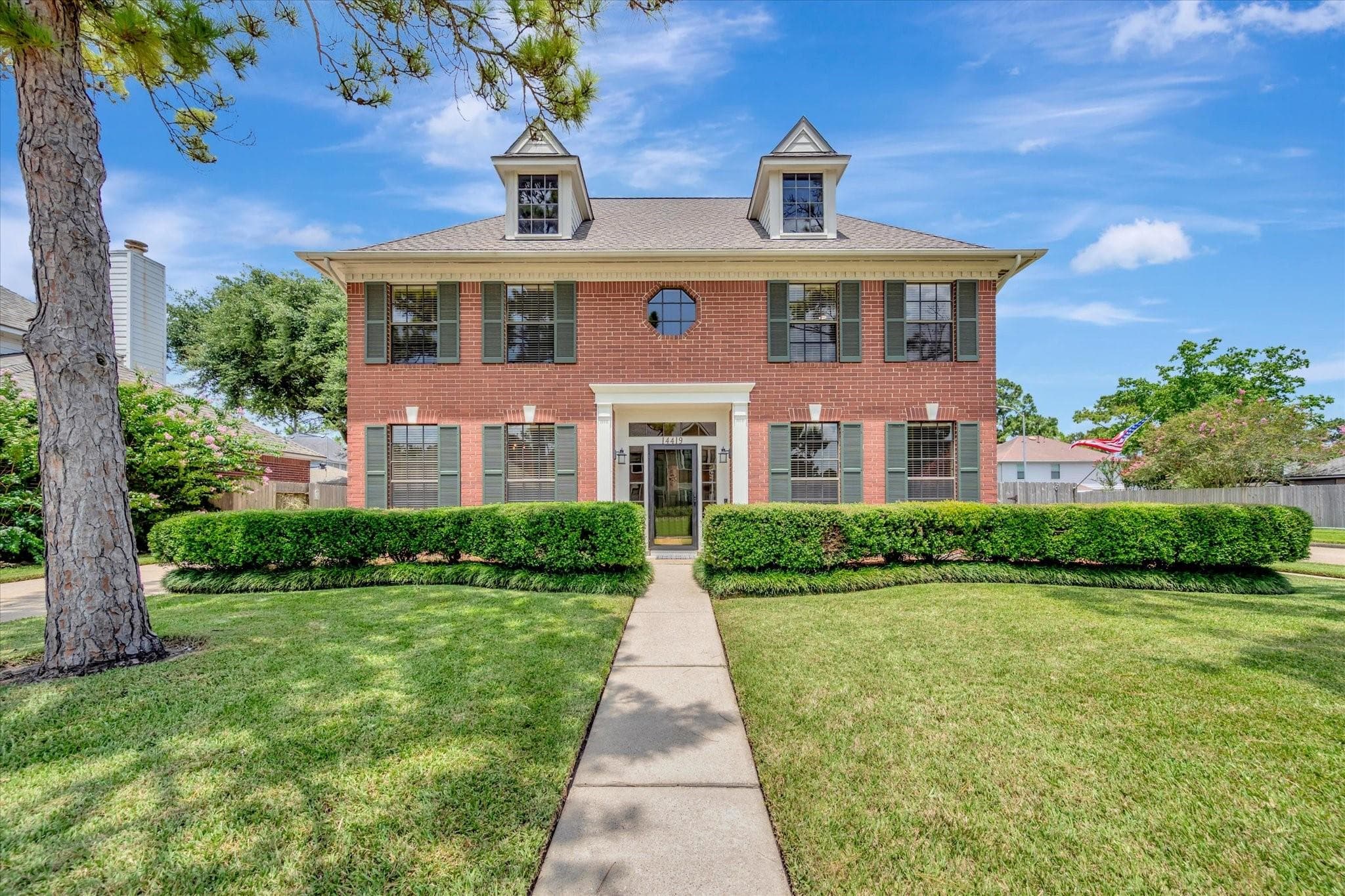 14419 Hillside Hickory Ct