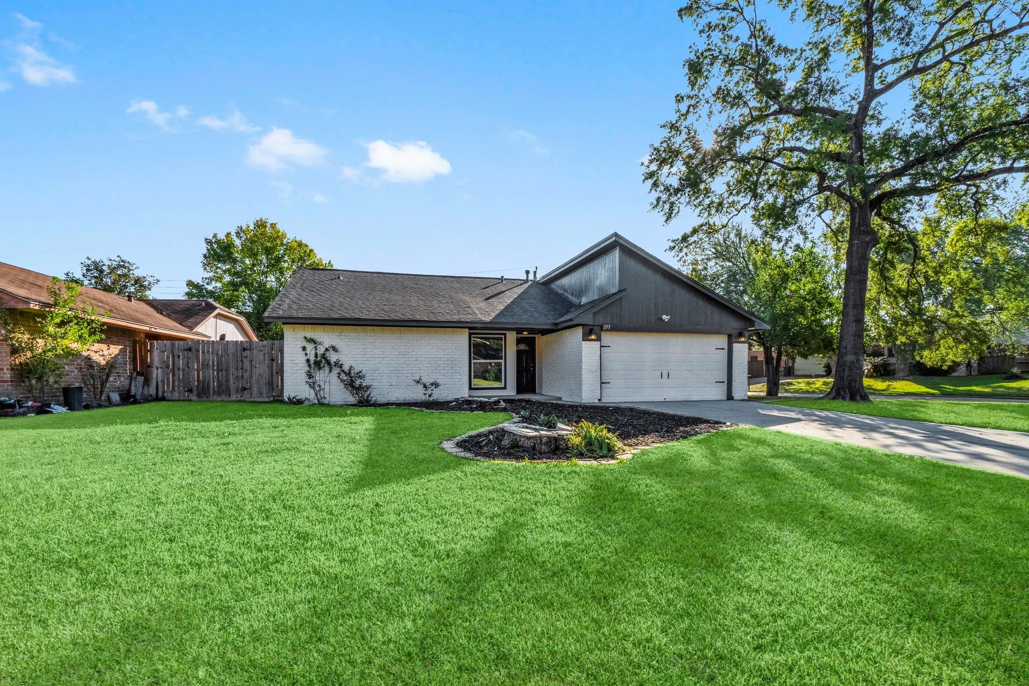 255 Taranto Ln