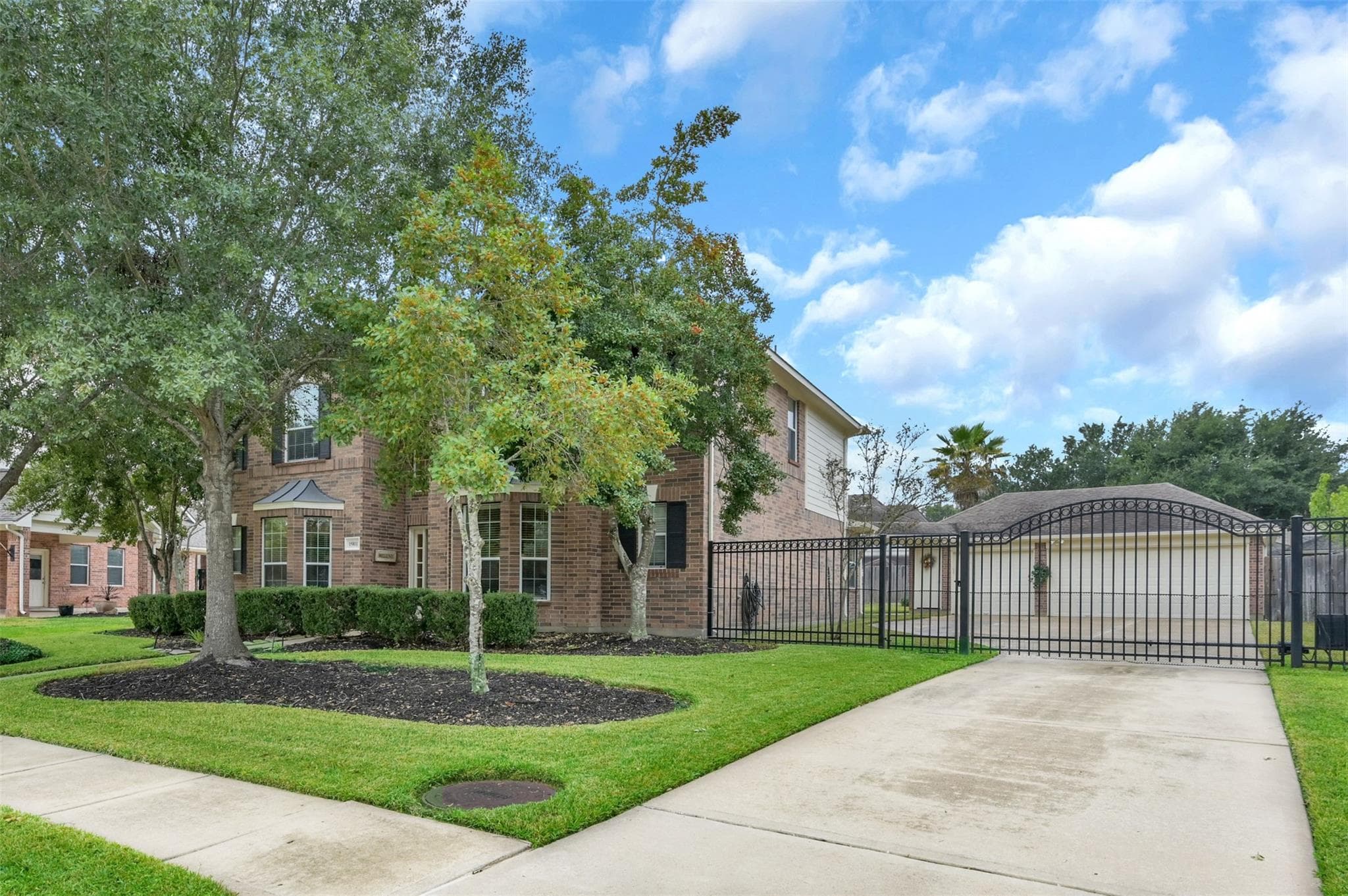 15811 Lower Lake Dr