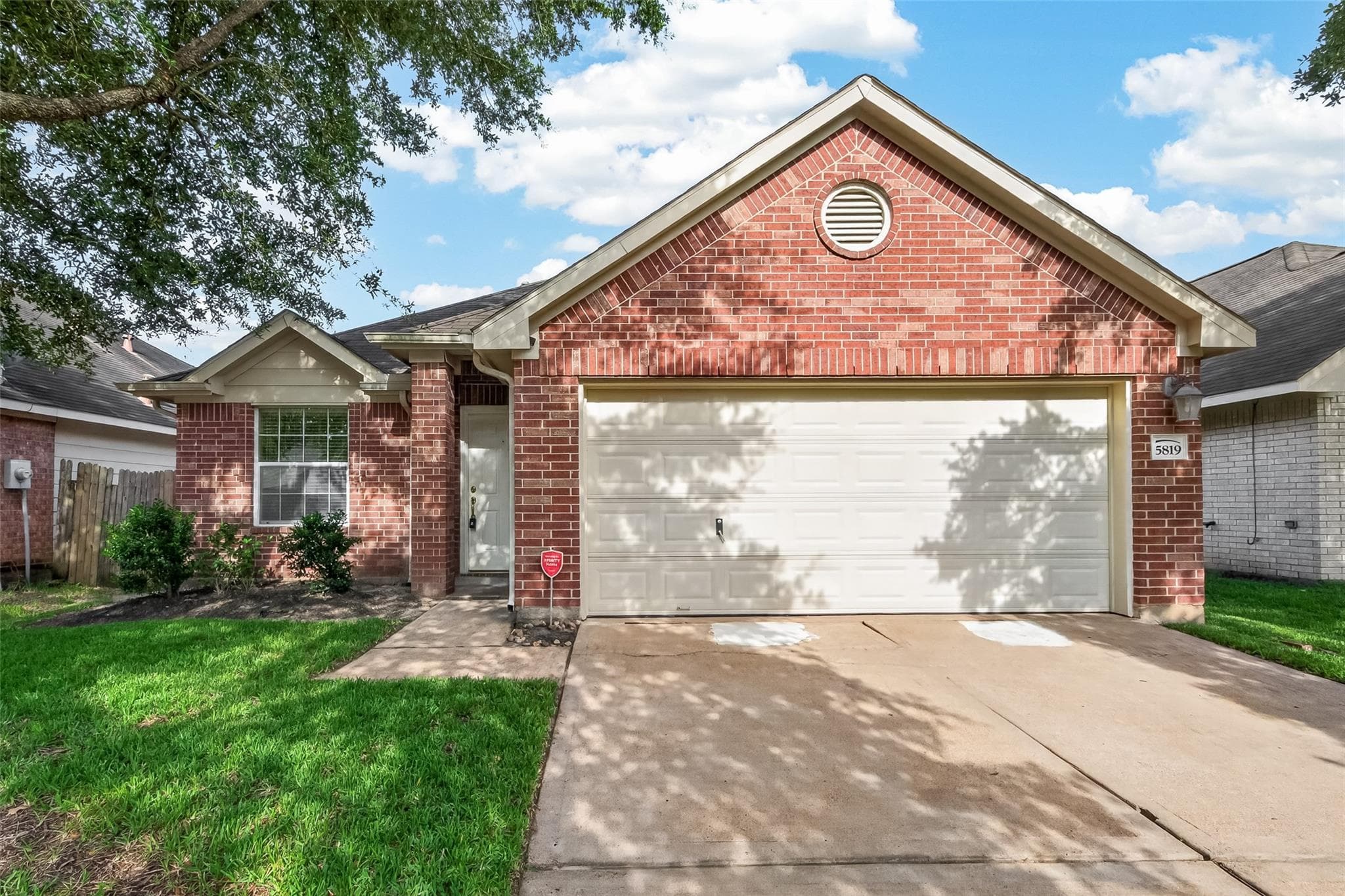 5819 Creektrace Ln