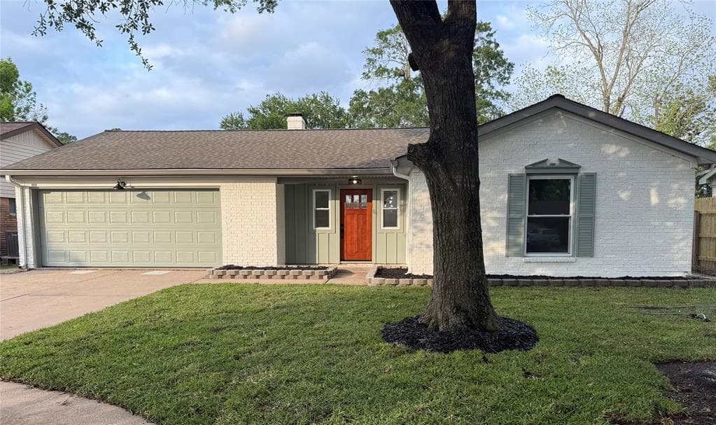 15607 La Casa Ln