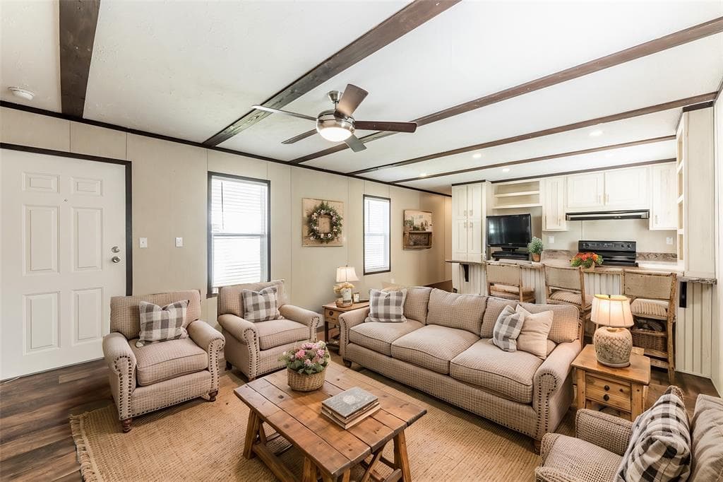 411 Antigua Dr