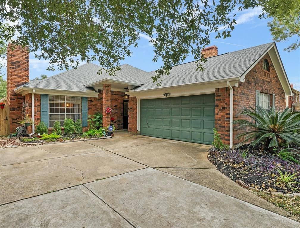 6814 Hertford Park Dr
