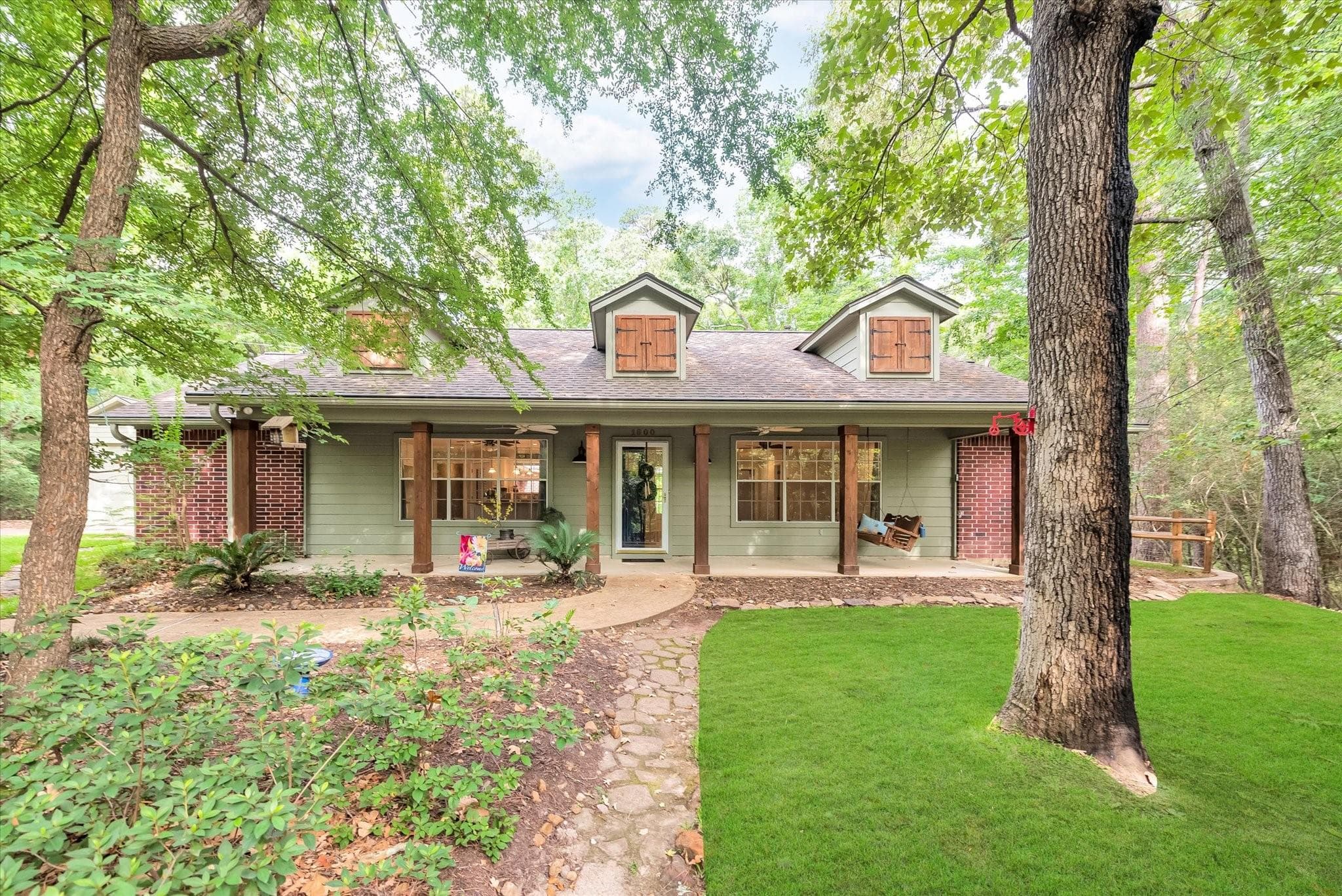 1800 Camellia Dr